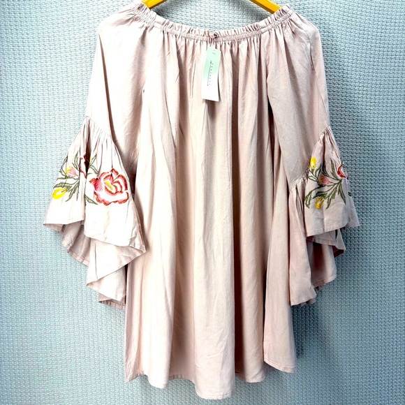 NWT Feathers Light Pink Flared Sleeve Blouse Women Sz Small- Boho Peasant Flowy - Picture 1 of 9